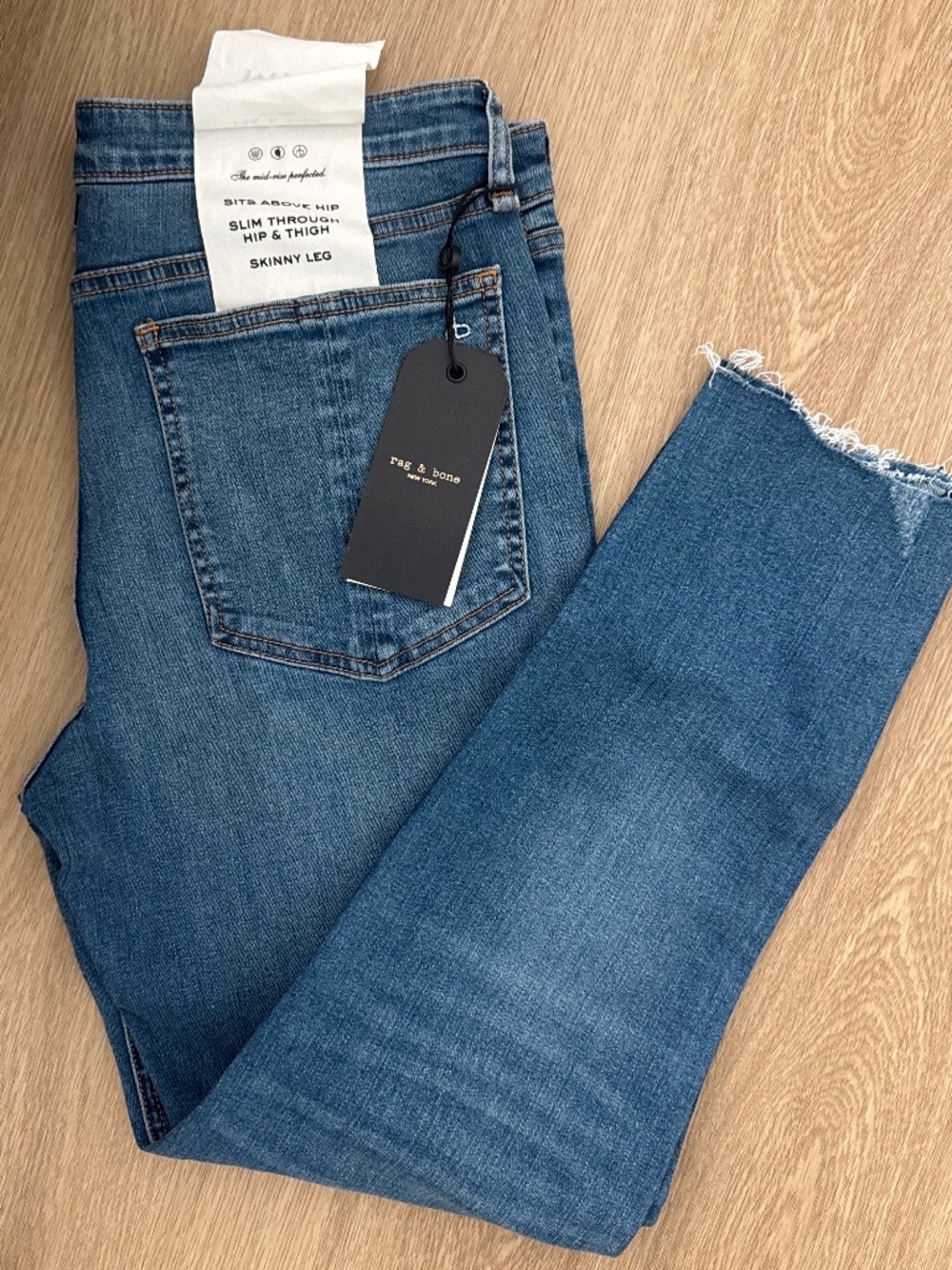 NWT rag & bone Dre in Mick w/ Holes Mid Rise Slim Boyfriend Stretch Size 32